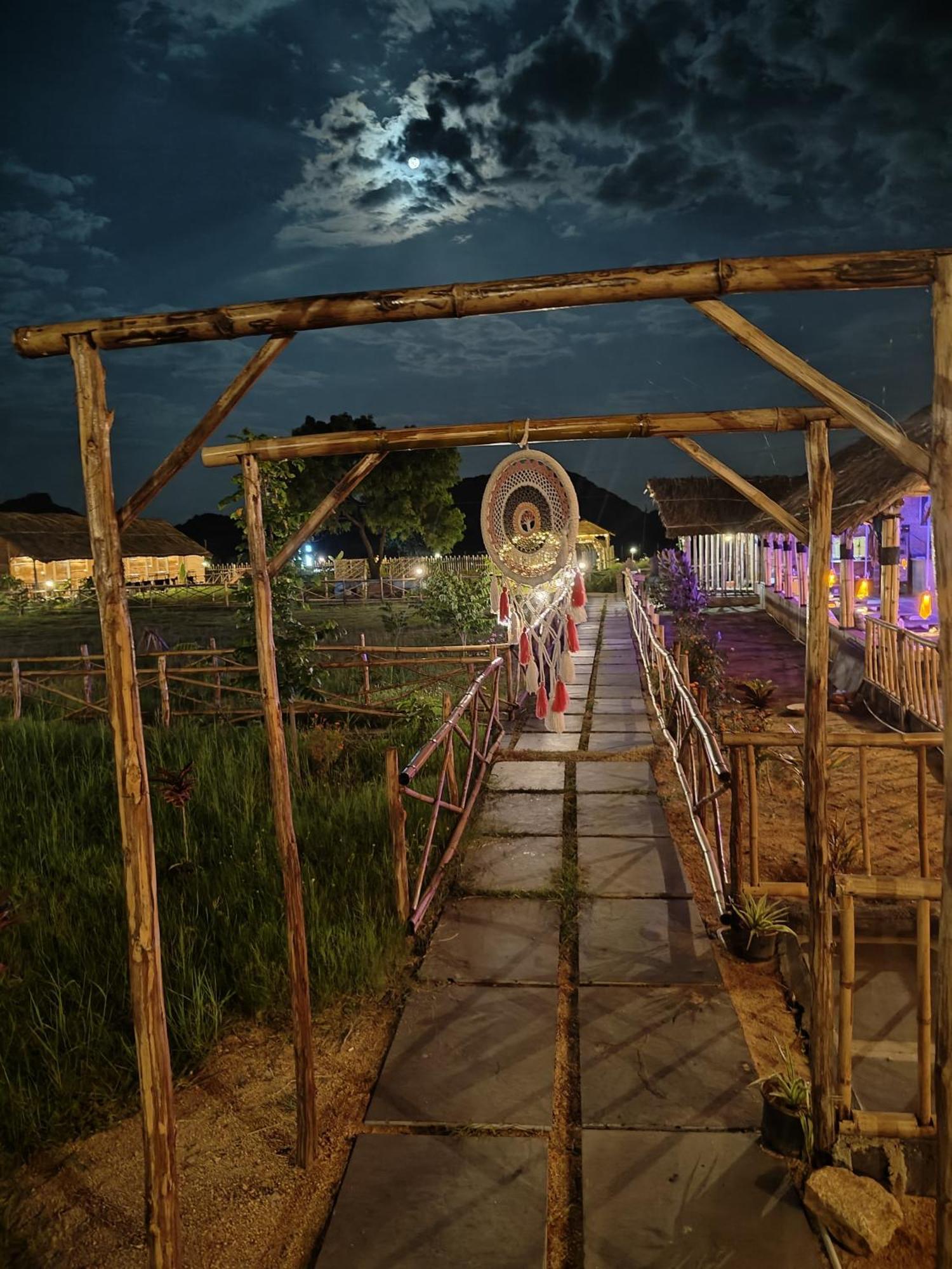 Hotel The Sundown Hampi Exterior foto